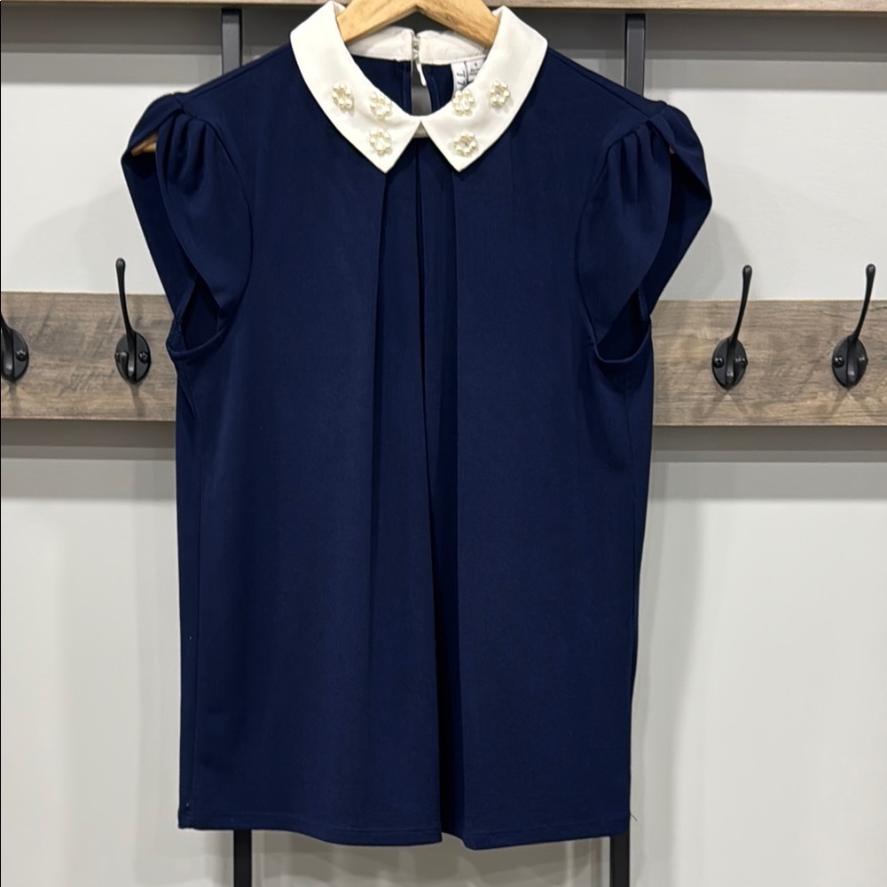 NWOT!! Navy Blue Women's Top with White Collar